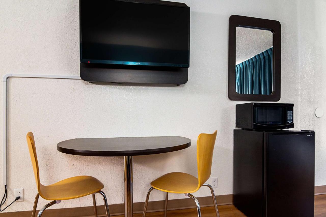Econo Lodge 아셔보르 외부 사진